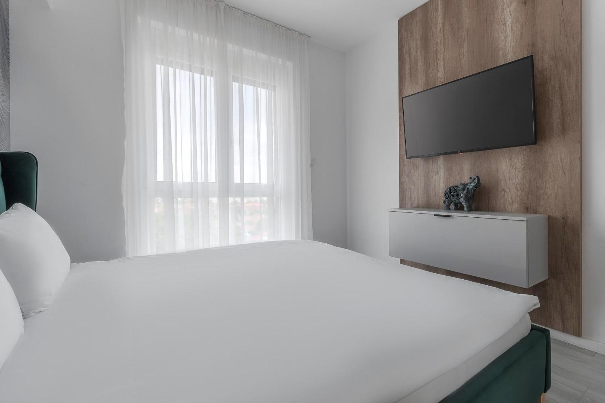 Rosewood Gold Apartment Oradea Exterior photo